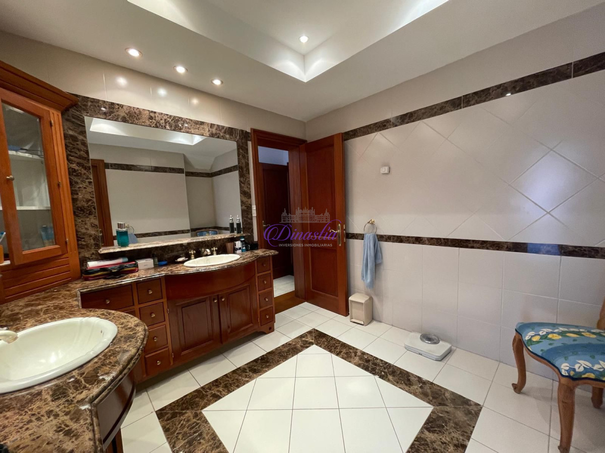 Casa ID.582 - VENTA DE ESPECTACULAR CASA EN ZONA MANSA 