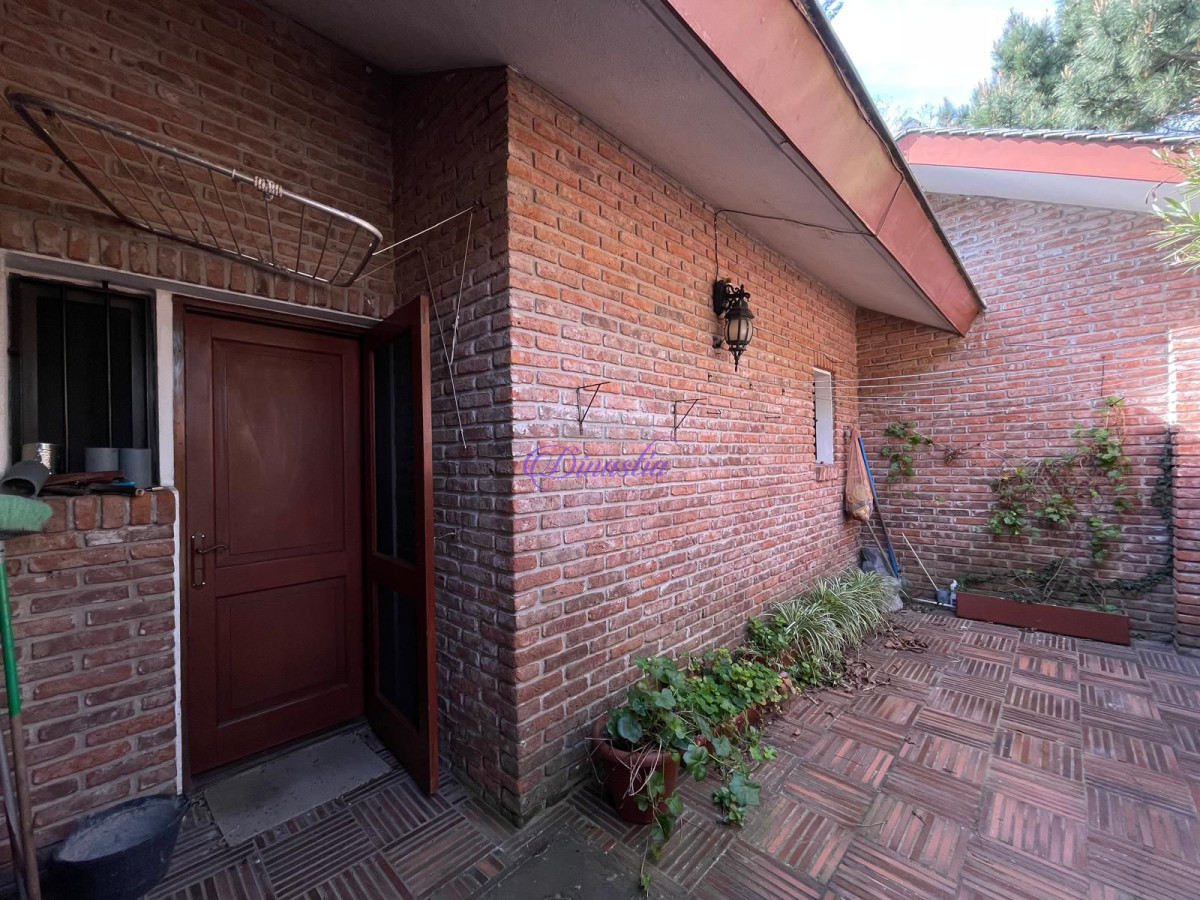 Casa ID.582 - VENTA DE ESPECTACULAR CASA EN ZONA MANSA 