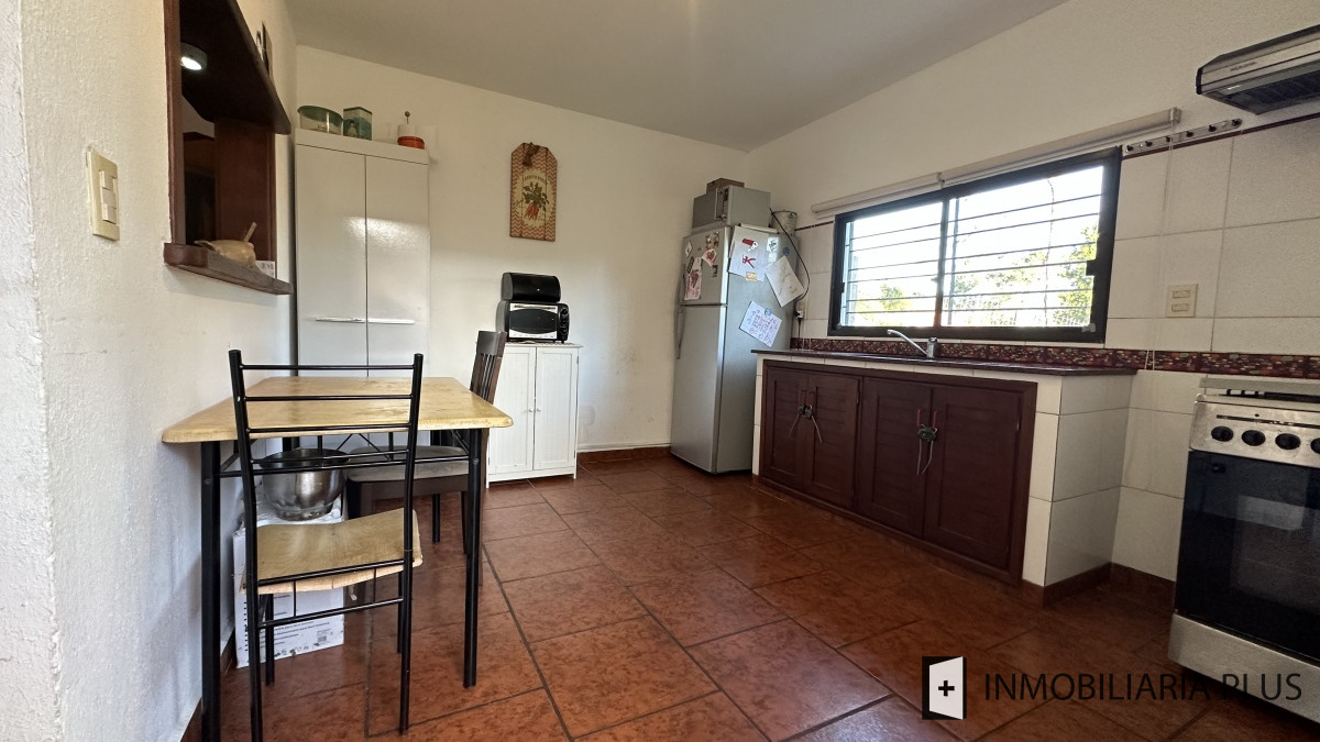 Casa ID.663 - Venta de Casa en Pinares de 2 dormitorios, 2 baños y terreno de 310 m2 C663B