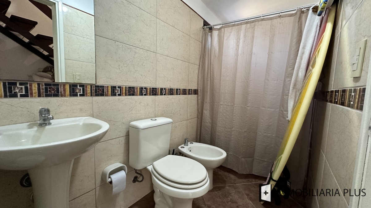 Casa ID.663 - Venta de Casa en Pinares de 2 dormitorios, 2 baños y terreno de 310 m2 C663B