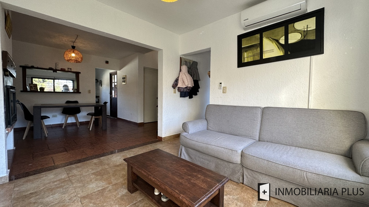 Casa ID.663 - Venta de Casa en Pinares de 2 dormitorios, 2 baños y terreno de 310 m2 C663B