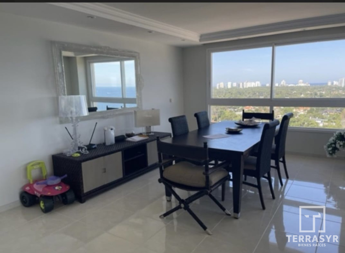 Apartamento ID.290 - VENTA DE APARTAMENTO DE 3 SUITES Y DEPENDENCIA EN EDIFICIO LE JARDIN EN MANSA PUNTA DEL ESTE 