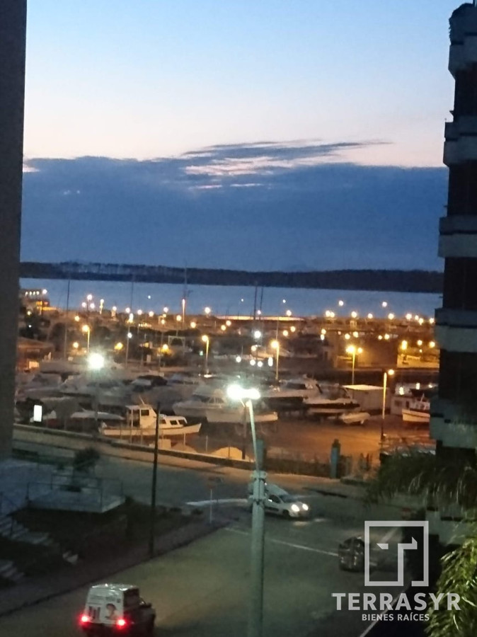 Apartamento ID.246 - En venta apartamento de 2 dormitorios Península Punta del Este