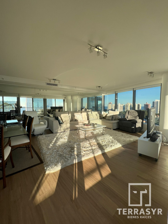 Apartamento ID.227 - VENTA DE APARTAMENTO DE 3 SUITES EN ALEXANDER BOULEVARD PUNTA DEL ESTE