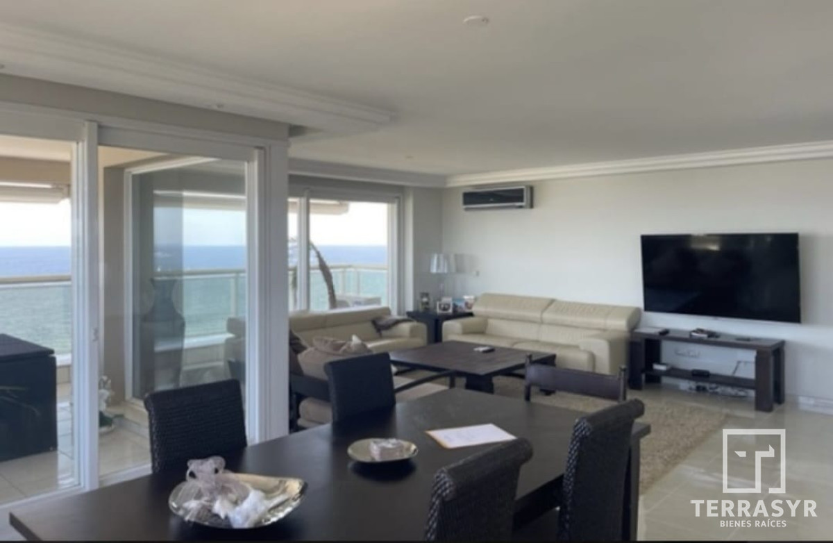 Apartamento ID.290 - VENTA DE APARTAMENTO DE 3 SUITES Y DEPENDENCIA EN EDIFICIO LE JARDIN EN MANSA PUNTA DEL ESTE 