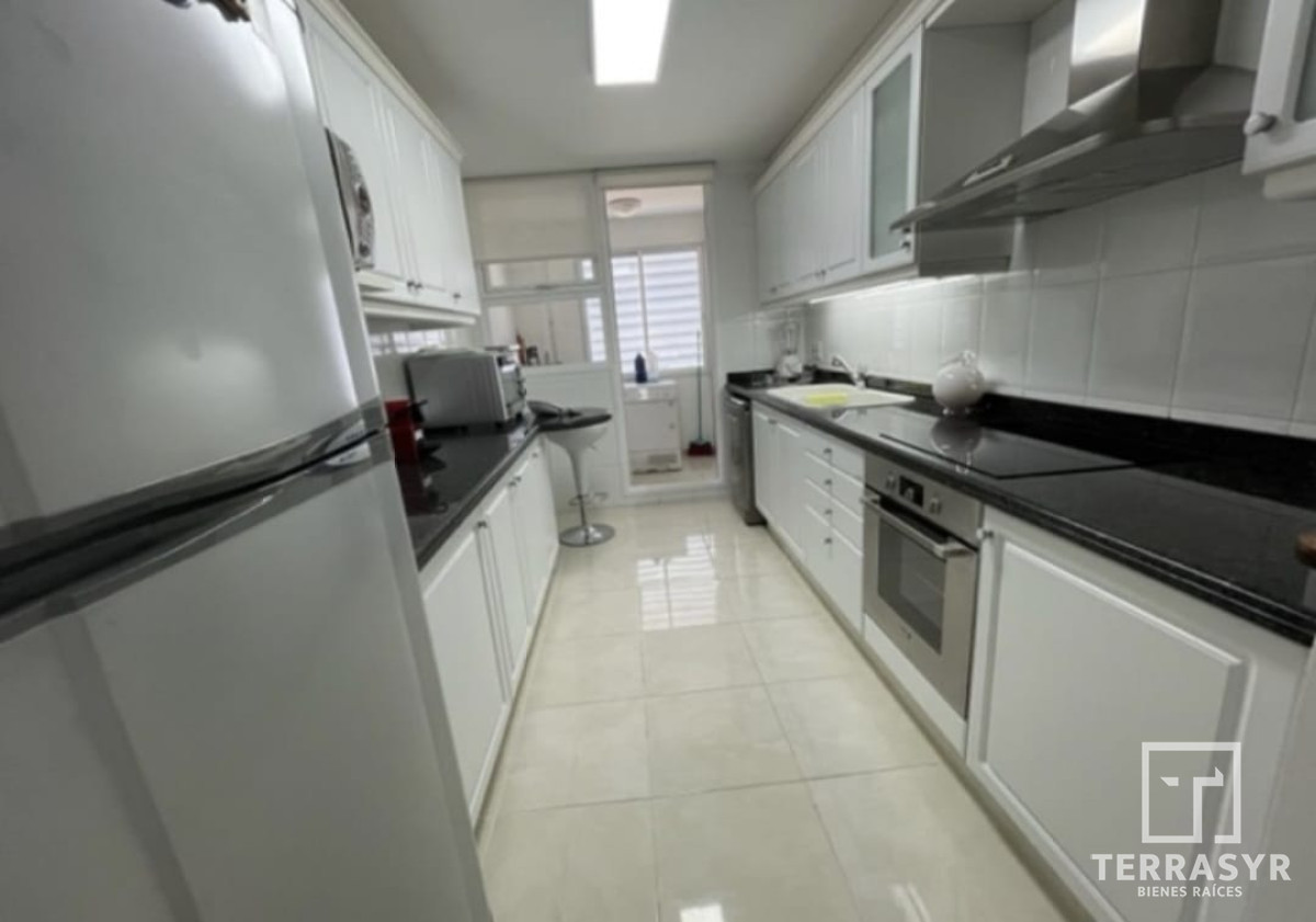 Apartamento ID.290 - VENTA DE APARTAMENTO DE 3 SUITES Y DEPENDENCIA EN EDIFICIO LE JARDIN EN MANSA PUNTA DEL ESTE 