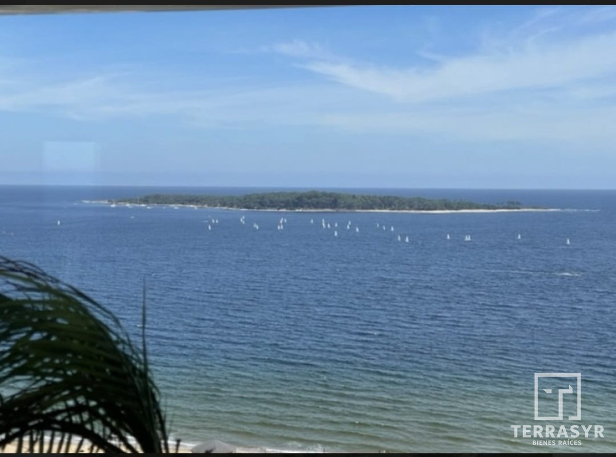 Apartamento ID.290 - VENTA DE APARTAMENTO DE 3 SUITES Y DEPENDENCIA EN EDIFICIO LE JARDIN EN MANSA PUNTA DEL ESTE 