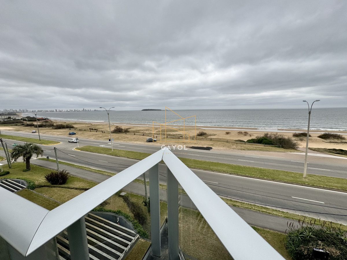 Apartamento ID.827 - FRENTE AL MAR APARTAMENTO EN VENTA DE 2 DORMITORIOS EN MANSA CON PARRILLERO PROPIO