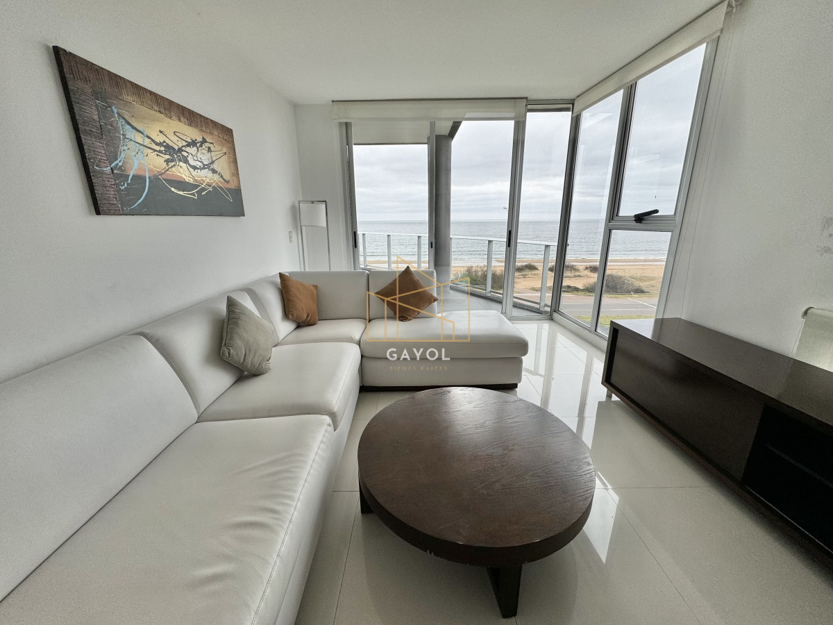Apartamento ID.827 - FRENTE AL MAR APARTAMENTO EN VENTA DE 2 DORMITORIOS EN MANSA CON PARRILLERO PROPIO