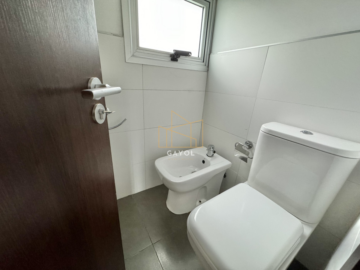 Apartamento ID.827 - FRENTE AL MAR APARTAMENTO EN VENTA DE 2 DORMITORIOS EN MANSA CON PARRILLERO PROPIO