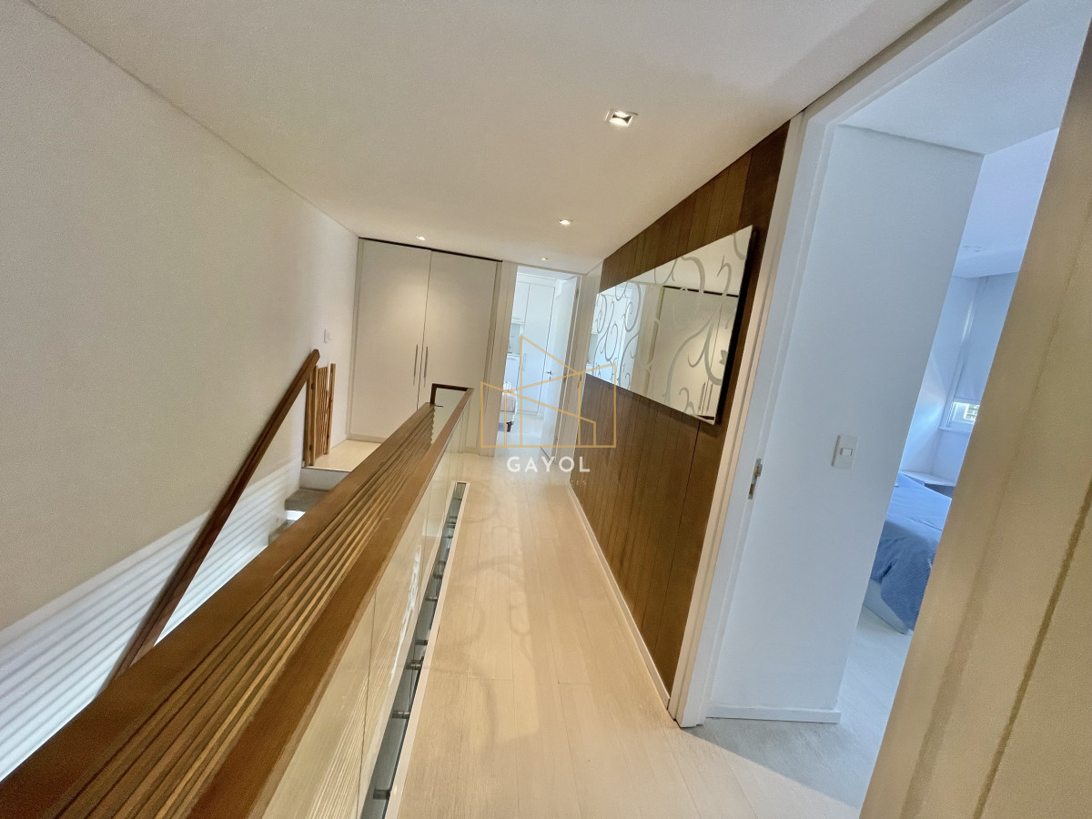 Casa ID.853 - VENTA DE CASA DE 5 DORMITORIOS EN BARRIO PRIVADO LA ARBOLADA PUNTA DEL ESTE