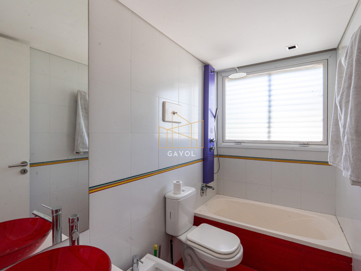 Casa ID.853 - VENTA DE CASA DE 5 DORMITORIOS EN BARRIO PRIVADO LA ARBOLADA PUNTA DEL ESTE