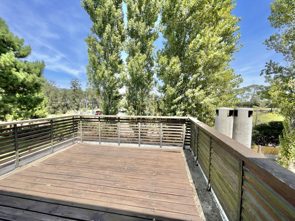 Casa ID.853 - VENTA DE CASA DE 5 DORMITORIOS EN BARRIO PRIVADO LA ARBOLADA PUNTA DEL ESTE