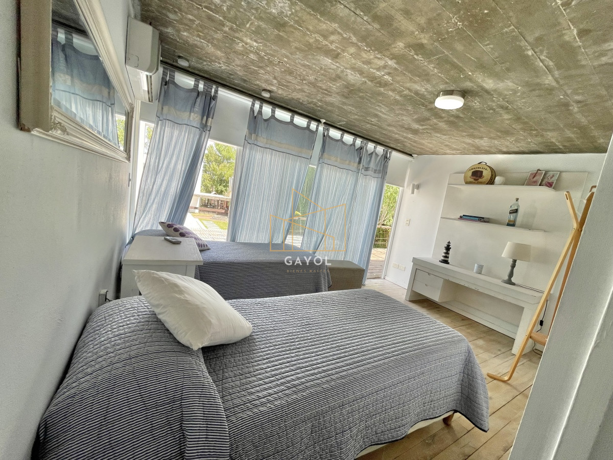 Casa ID.853 - VENTA DE CASA DE 5 DORMITORIOS EN BARRIO PRIVADO LA ARBOLADA PUNTA DEL ESTE