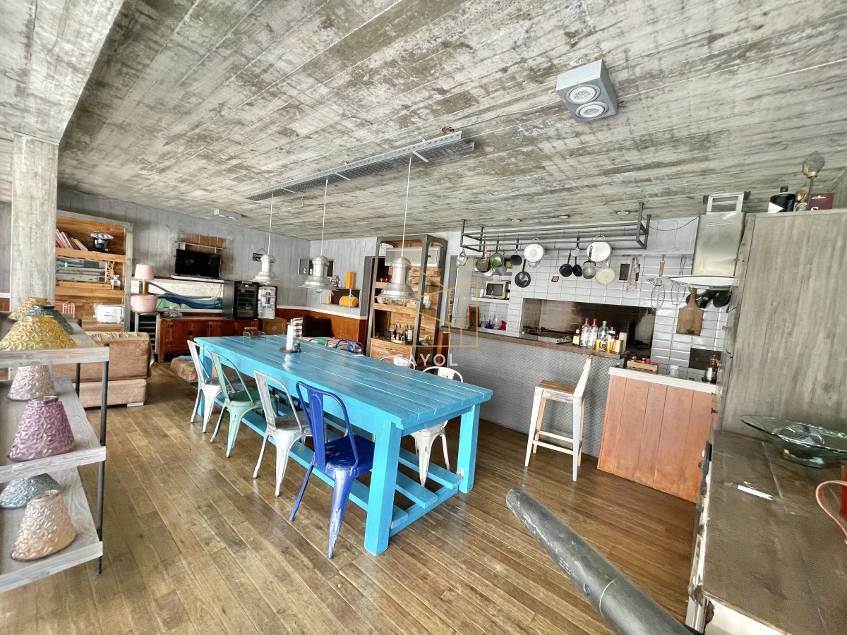 Casa ID.853 - VENTA DE CASA DE 5 DORMITORIOS EN BARRIO PRIVADO LA ARBOLADA PUNTA DEL ESTE