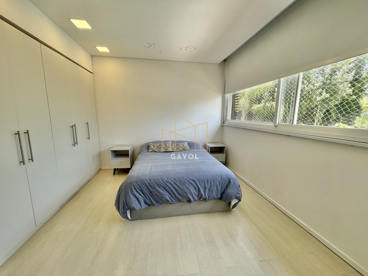 Casa ID.853 - VENTA DE CASA DE 5 DORMITORIOS EN BARRIO PRIVADO LA ARBOLADA PUNTA DEL ESTE