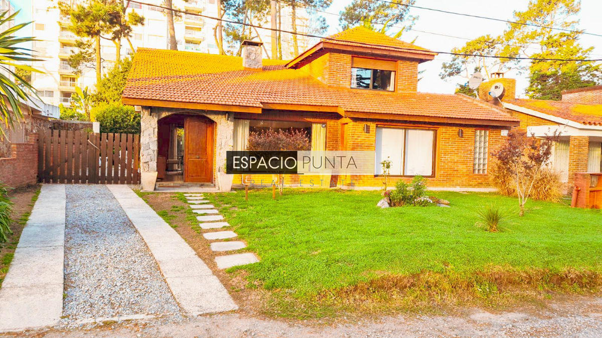 Casa ID.127 - Casa de 4 dormitorios