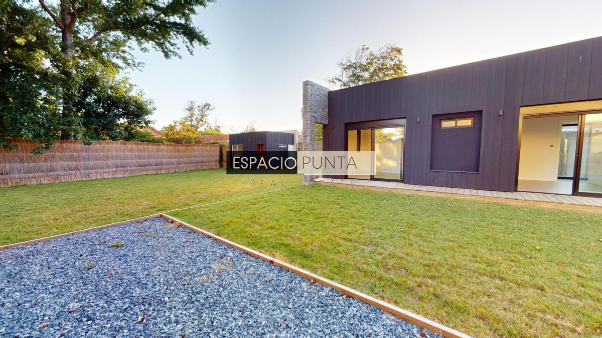 Casa ID.123 - VENTA DE CASA DE 3 DORMITORIOS A ESTRENAR EN ZONA GOLF PUNTA DEL ESTE 