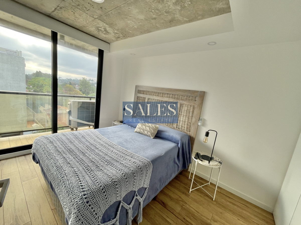 Apartamento ID.472 - ALQUILER ANUAL DE APARTAMENTO DE 1 DORMITORIO FRENTE AL MAR EN MANSA PUNTA DEL ESTE 