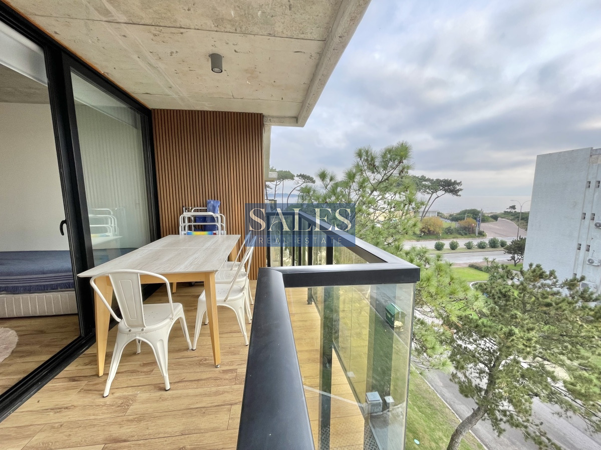 Apartamento ID.472 - ALQUILER ANUAL DE APARTAMENTO DE 1 DORMITORIO FRENTE AL MAR EN MANSA PUNTA DEL ESTE 
