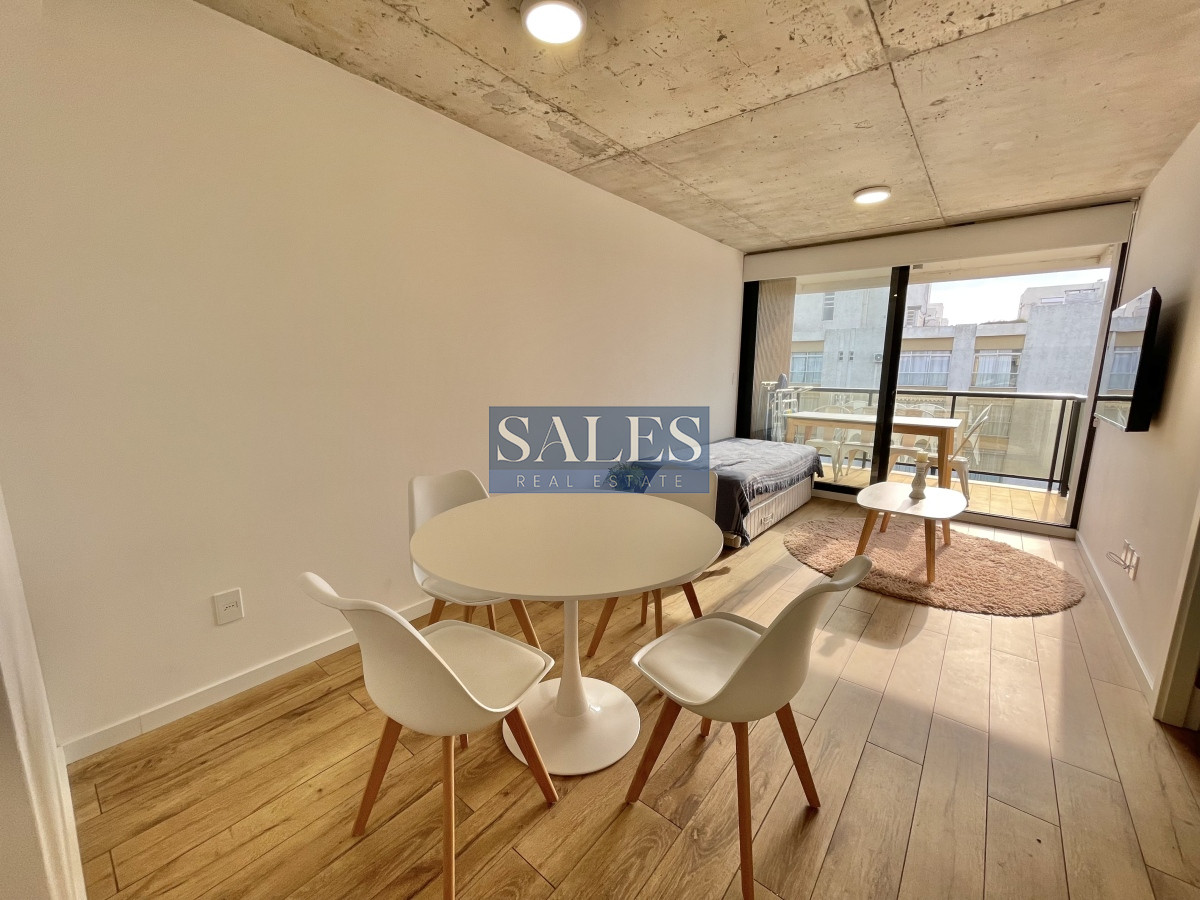 Apartamento ID.472 - ALQUILER ANUAL DE APARTAMENTO DE 1 DORMITORIO FRENTE AL MAR EN MANSA PUNTA DEL ESTE 