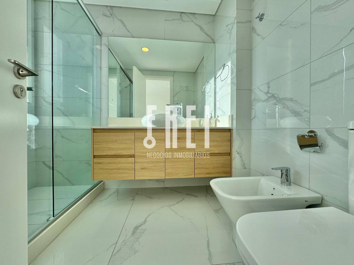 Apartamento ID.514 - PARAMOUNT TOWER PUNTA DEL ESTE VENTA Y ALQUILER DE 2 SUITES PUNTA DEL ESTE