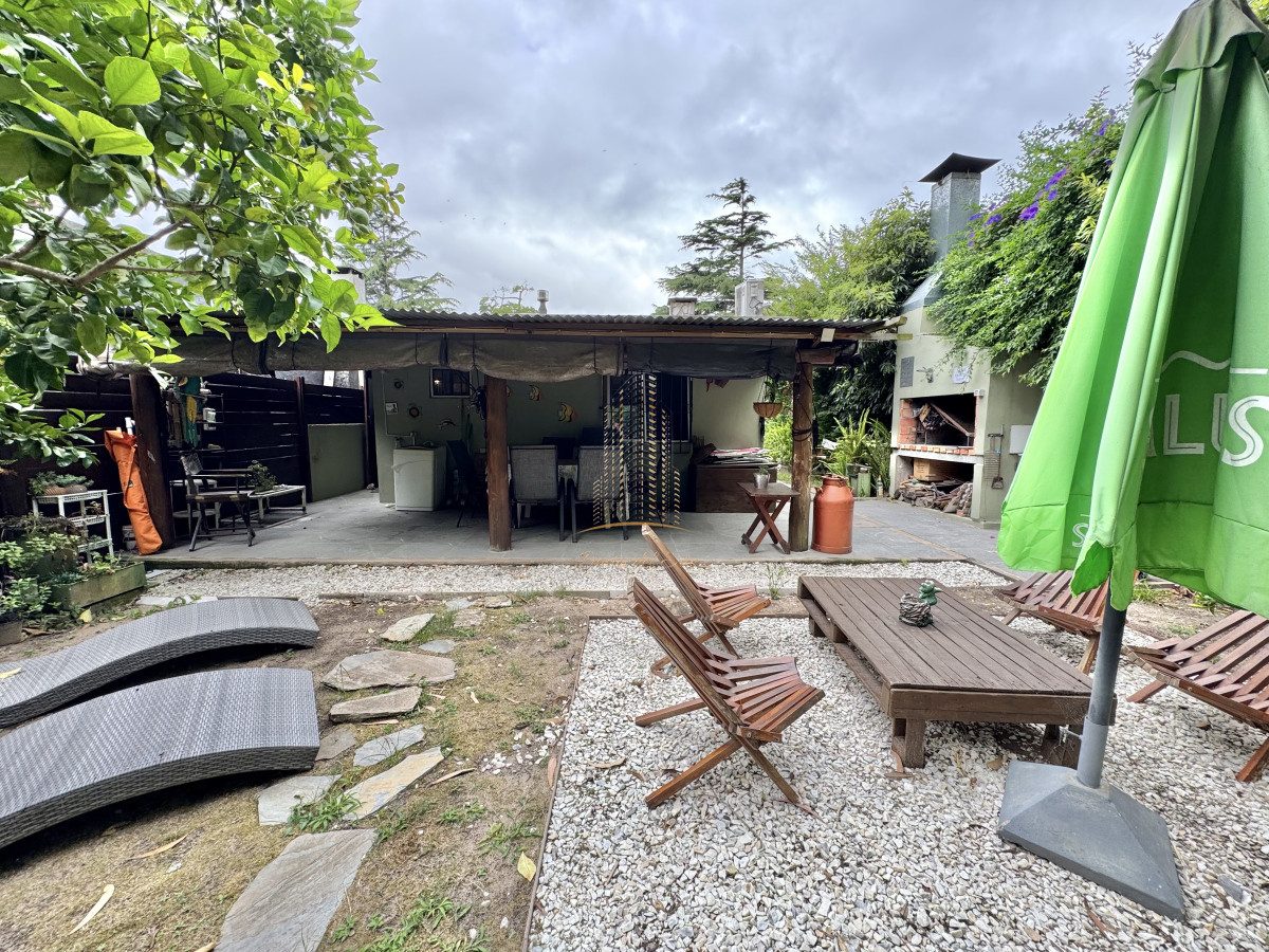 Casa ID.653 - CASA EN VENTA Y ALQUILER DE 2 DORMITORIOS EN PINARES PUNTA DEL ESTE