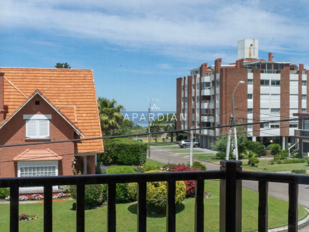 Casa ID.21096855 - CASA EN VENTA Y ALQUILER TEMPORAL DE 5 DORMITORIOS EN SUITE Y DEPENDENCIA DE SERVICIO
