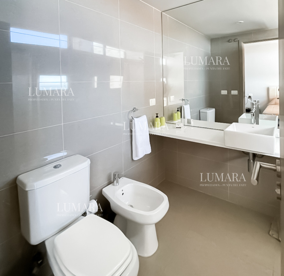 Apartamento ID.2585 - VENTA DE APARTAMENTO DE 2 DORMITORIOS EN EDIFICIO ONIX PUNTA DEL ESTE 