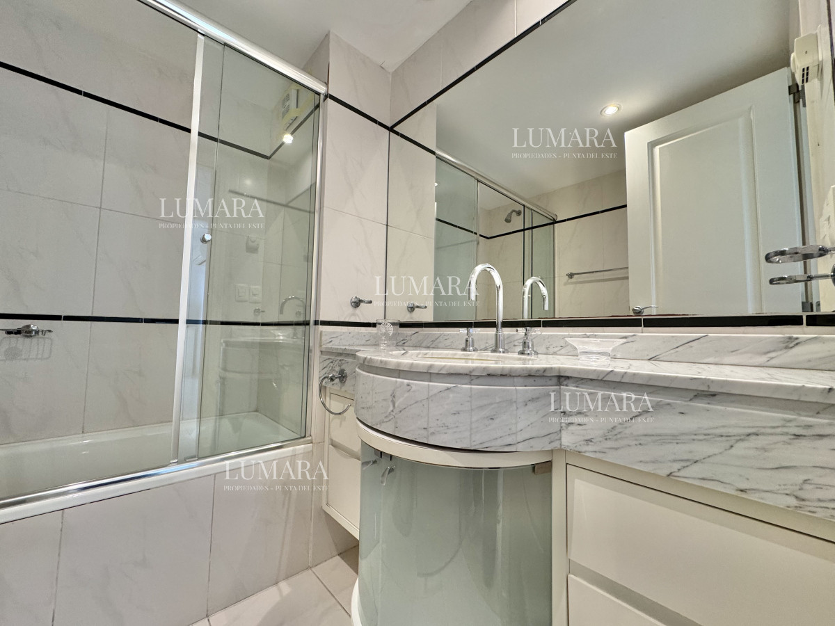 Apartamento ID.2666 - VENTA DE APARTAMENTO DE 3 DORMITORIOS EN EDIFICIO ART BOULEVARD PUNTA DEL ESTE 