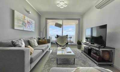 APARTAMENTO EN VENTA DE 3 DORMITORIOS EN PISO ALTO EN EDIFICIO WIND TOWER PUNTA DEL ESTE