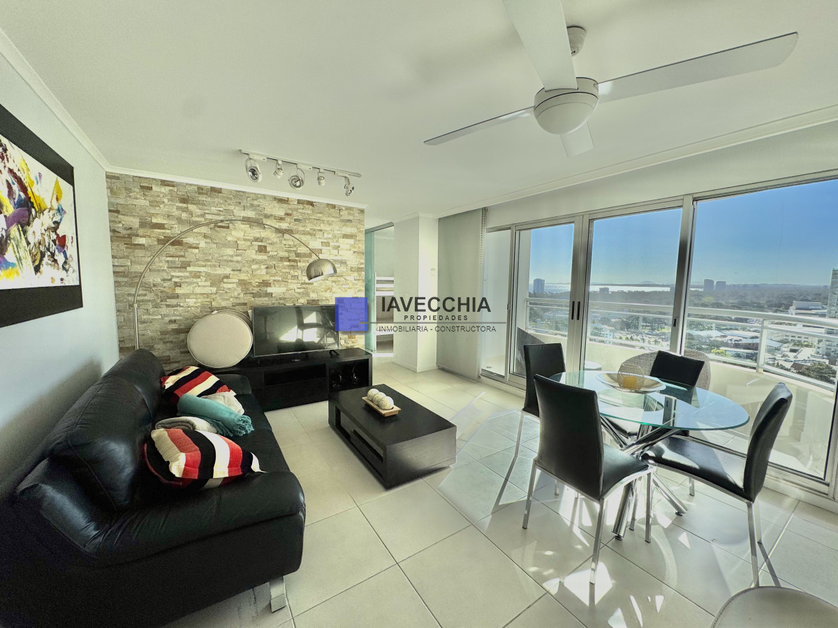OCEAN DRIVE PUNTA DEL ESTE ALQUILER TEMPORARIO DE APARTAMENTO DE 1 DORMITORIO Y MEDIO  - IAV50548A