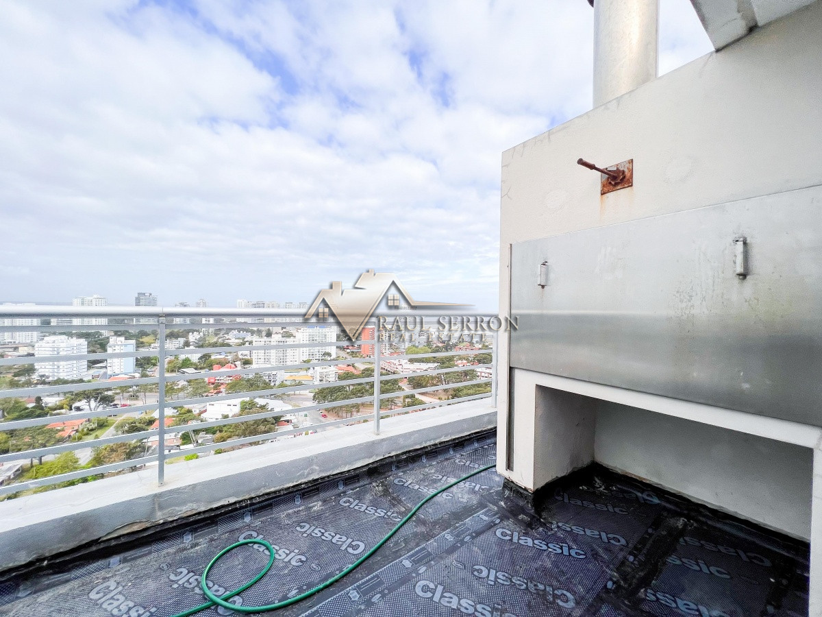 Apartamento ID.349 - VENTA DE APARTAMENTO PENTHOUSE EN EDIFICIO ALEXANDER BOULEVARD DE 3 DORMITORIOS 