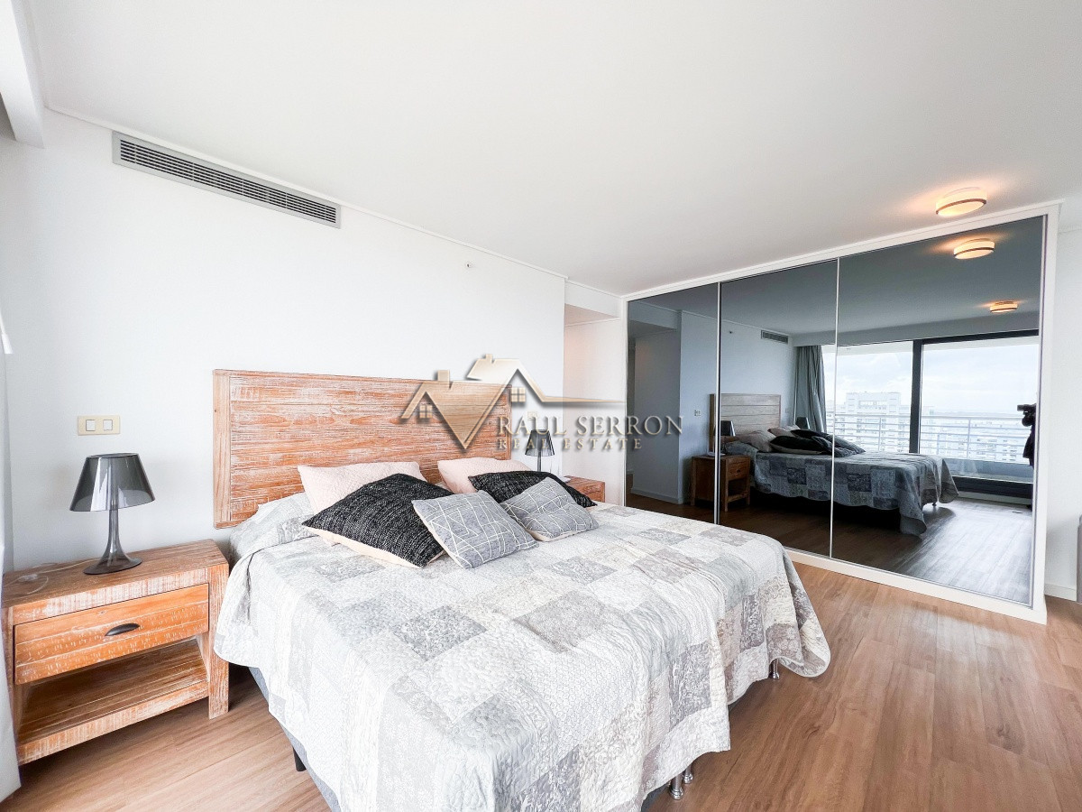 Apartamento ID.349 - VENTA DE APARTAMENTO PENTHOUSE EN EDIFICIO ALEXANDER BOULEVARD DE 3 DORMITORIOS 