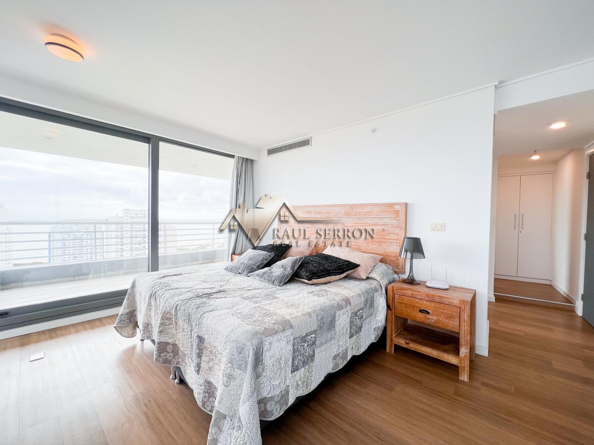Apartamento ID.349 - VENTA DE APARTAMENTO PENTHOUSE EN EDIFICIO ALEXANDER BOULEVARD DE 3 DORMITORIOS 