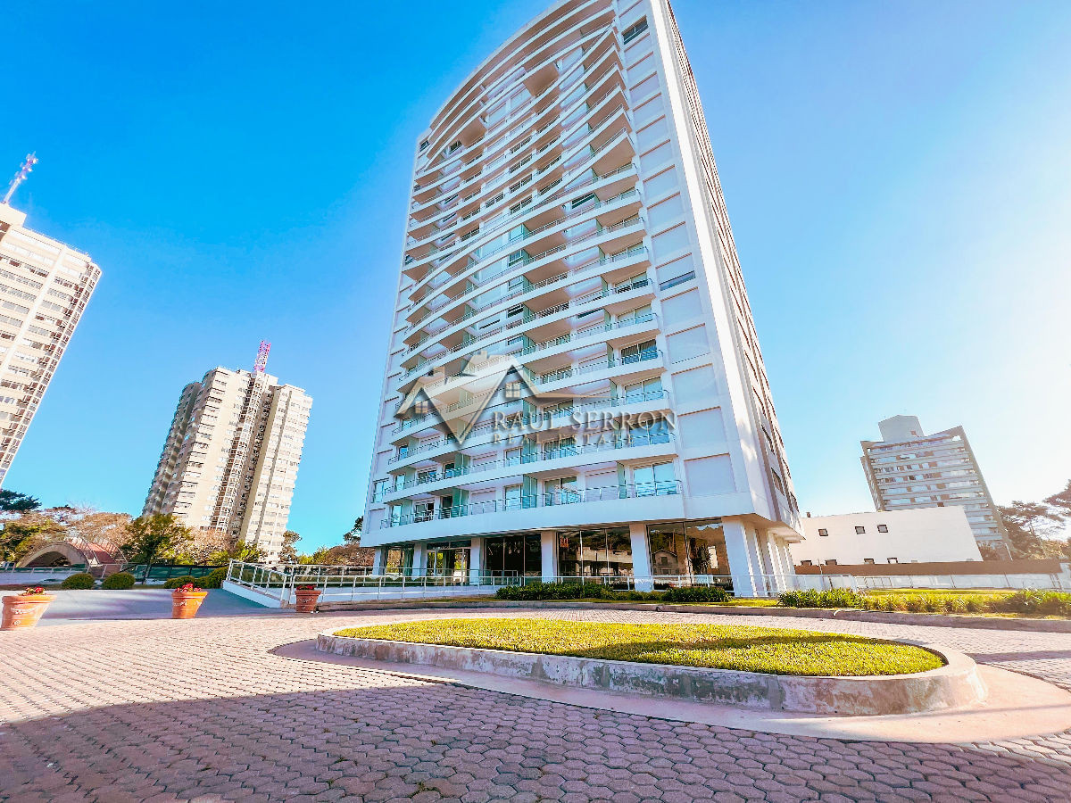 Apartamento ID.1066 - VENTA DE APARTAMENTO DE 3 DORMITORIOS EN EDIFICIO GREENLIFE PUNTA DEL ESTE 