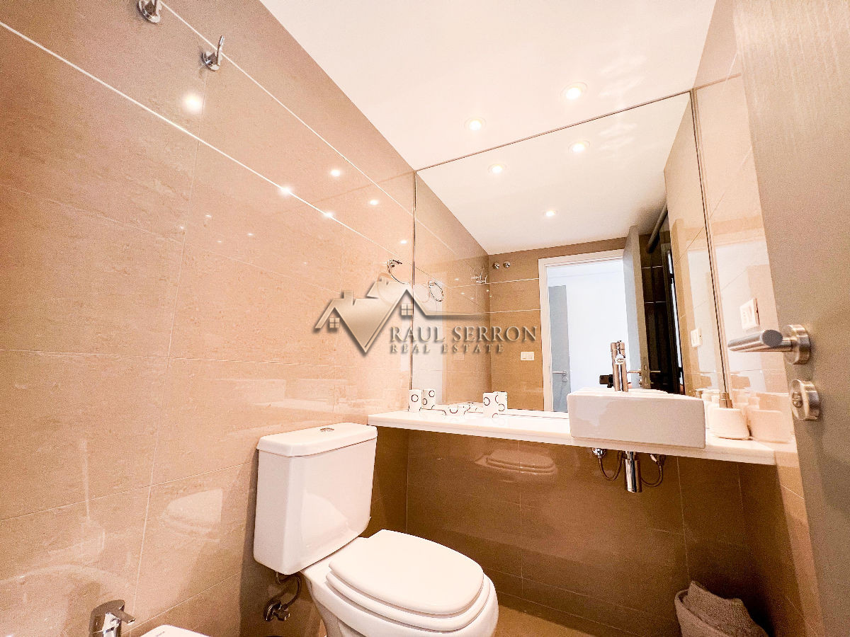 Apartamento ID.1069 - VENTA DE APARTAMENTO DE 3 SUITES EN EDIFICIO ALEXANDER BOULEVARD PUNTA DEL ESTE 