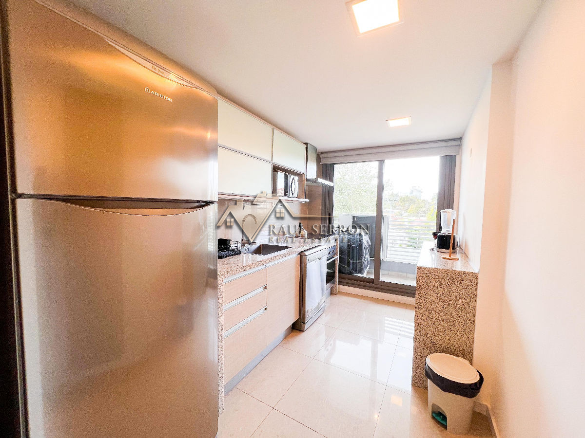 Apartamento ID.1069 - VENTA DE APARTAMENTO DE 3 SUITES EN EDIFICIO ALEXANDER BOULEVARD PUNTA DEL ESTE 