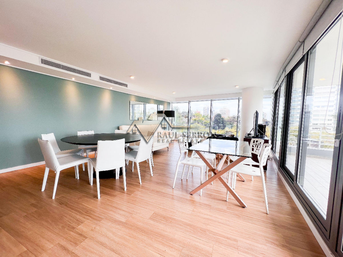 Apartamento ID.1069 - VENTA DE APARTAMENTO DE 3 SUITES EN EDIFICIO ALEXANDER BOULEVARD PUNTA DEL ESTE 