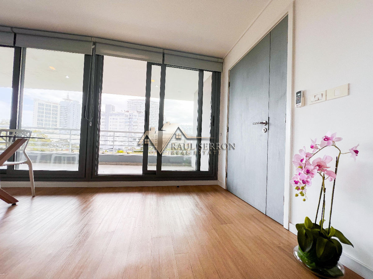 Apartamento ID.1069 - VENTA DE APARTAMENTO DE 3 SUITES EN EDIFICIO ALEXANDER BOULEVARD PUNTA DEL ESTE 