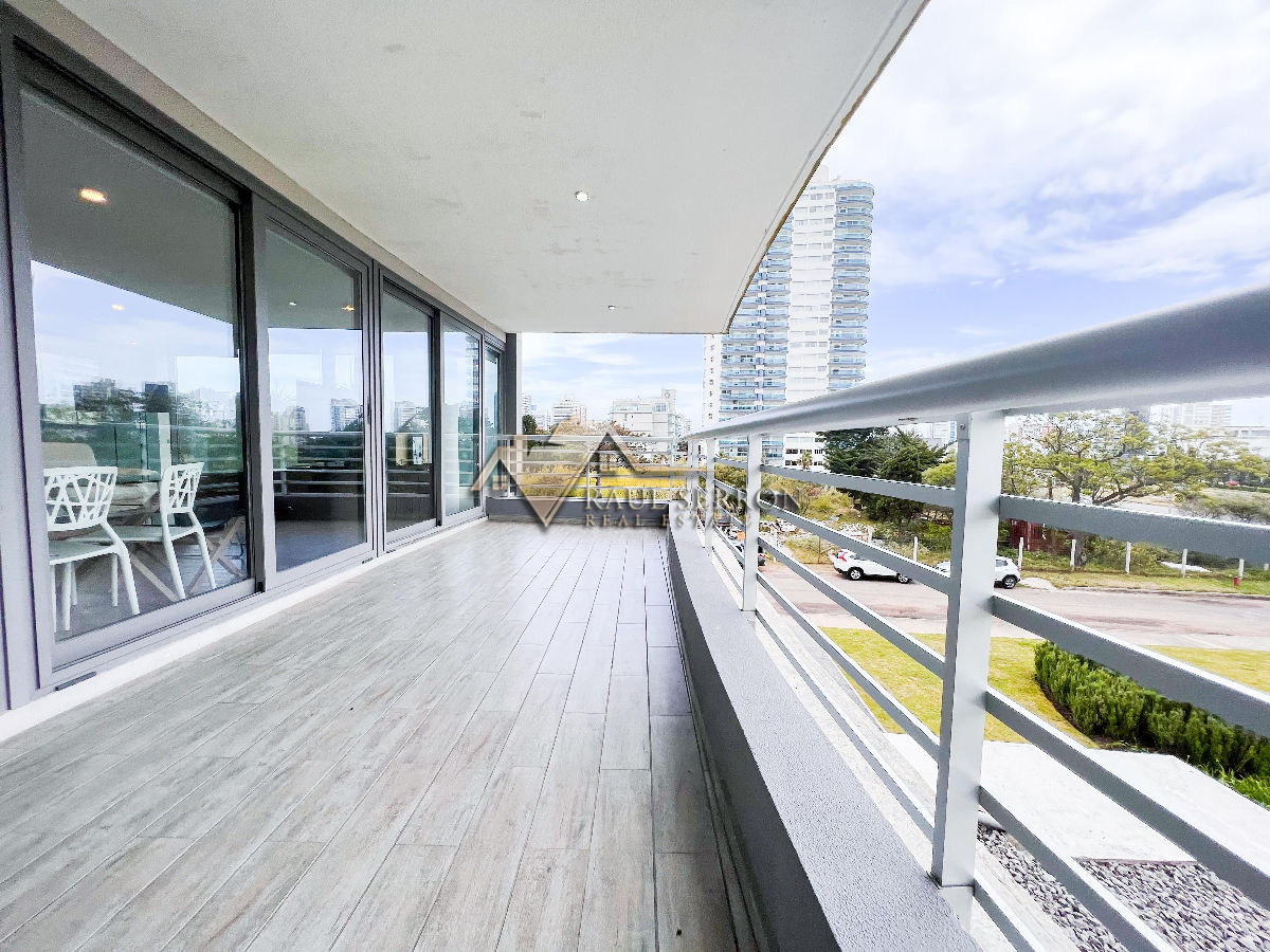 Apartamento ID.1069 - VENTA DE APARTAMENTO DE 3 SUITES EN EDIFICIO ALEXANDER BOULEVARD PUNTA DEL ESTE 
