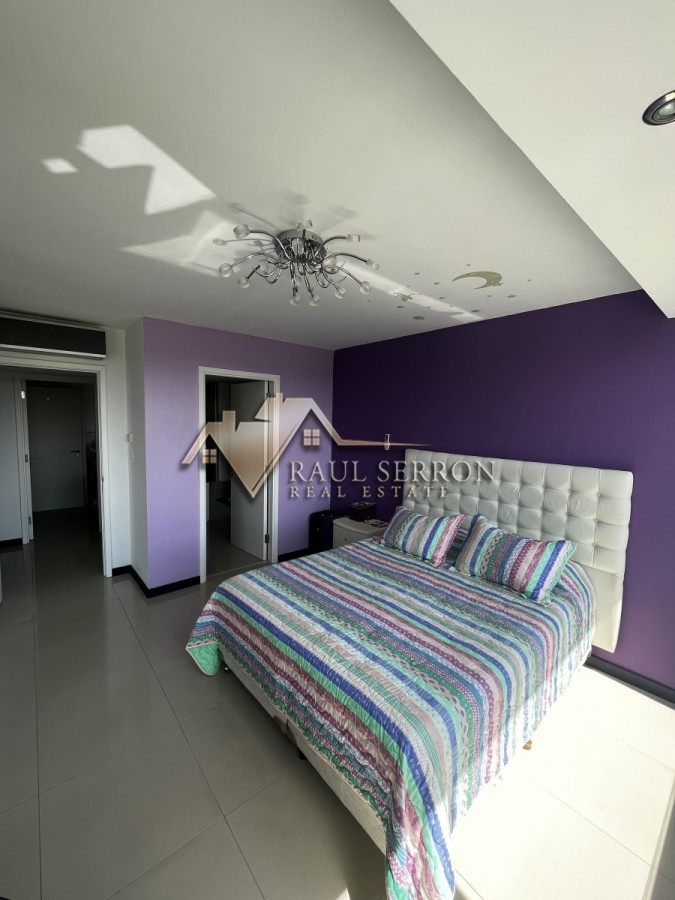 Apartamento ID.136 - En venta unidad de 3 dormitorios en suite más dependencia de servicio playa brava 
