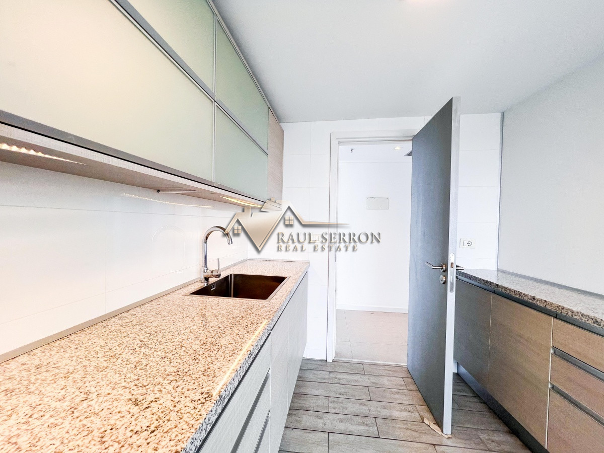 Apartamento ID.349 - VENTA DE APARTAMENTO PENTHOUSE EN EDIFICIO ALEXANDER BOULEVARD DE 3 DORMITORIOS 