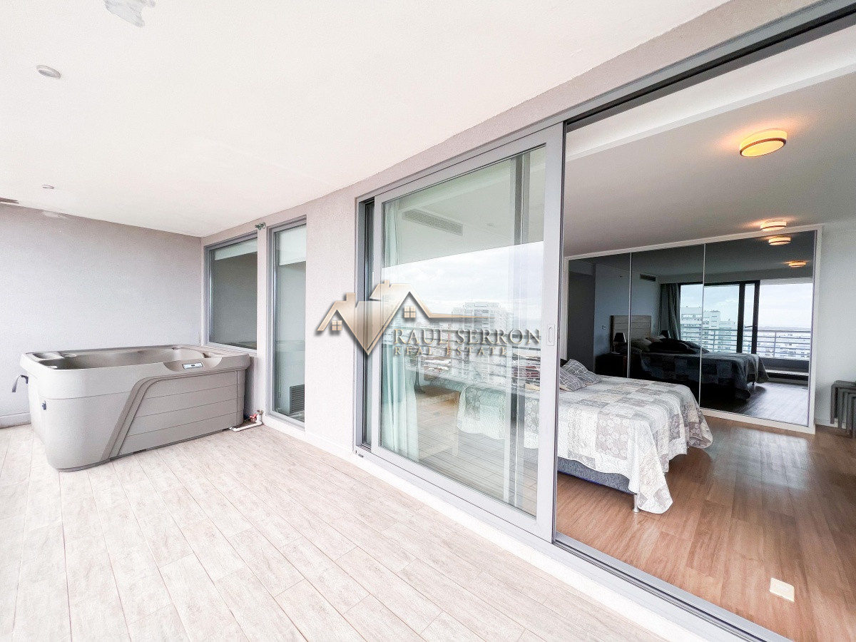 Apartamento ID.349 - VENTA DE APARTAMENTO PENTHOUSE EN EDIFICIO ALEXANDER BOULEVARD DE 3 DORMITORIOS 