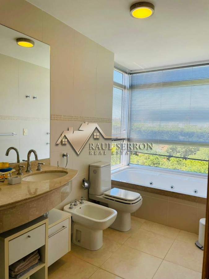 Apartamento ID.1192 - Apartamento en Venta, 3 dormitorios + dependencia