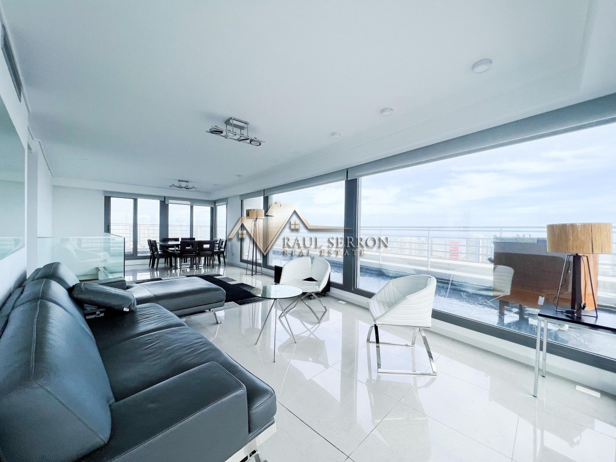 Apartamento ID.349 - VENTA DE APARTAMENTO PENTHOUSE EN EDIFICIO ALEXANDER BOULEVARD DE 3 DORMITORIOS 