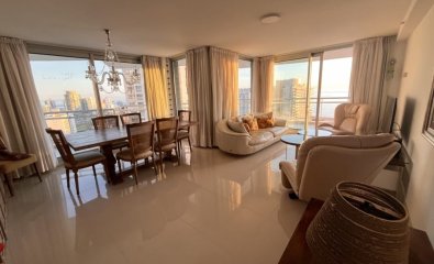 VENTA DE APARTAMENTO EN EDIFICIO SUNRISE PUNTA DEL ESTE 3 SUITES