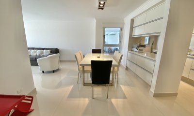 VENTA Y ALQUILER TEMPORARIO DE APARTAMENTO DE 2 DORMITORIOS EN EDIFICIO MIAMI BOULEVARD PUNTA DEL ESTE