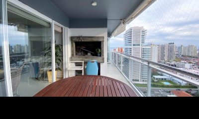 APARTAMENTO EN VENTA DE 3 DORMITORIOS EN EDIFICIO MANHATTAN PUNTA DEL ESTE