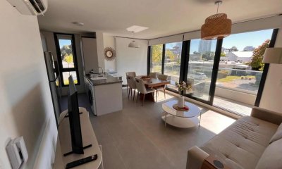 AIDY GRILL PUNTA DEL ESTE VENTA DE APARTAMENTO DE 2 DORMITORIOS